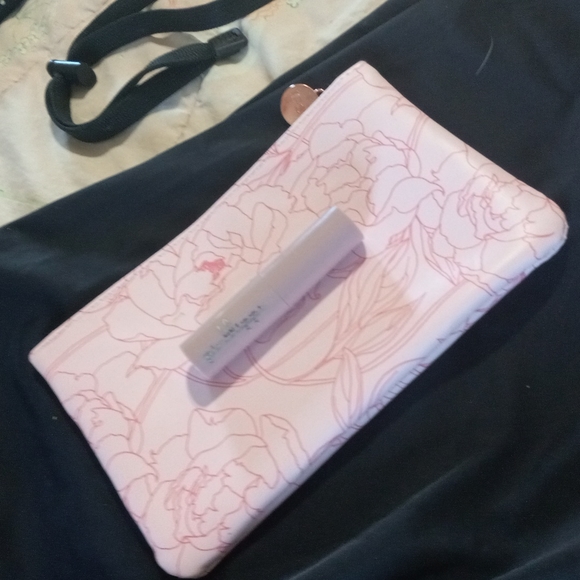 Bundle of pink ispy bag and pink lips color called Dream - Picture 5 of 5